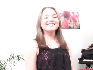 Cute Teen Proves She Knows How To Suck A Dick