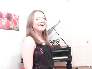 Cute Teen Proves She Knows How To Suck A Dick