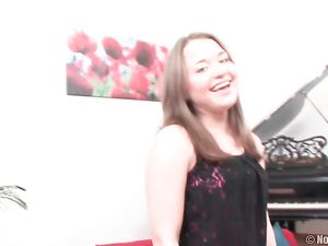 Cute Teen Proves She Knows How To Suck A Dick