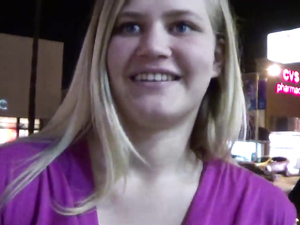 Public Bookstore Flashing Gets The Cutie Turned On